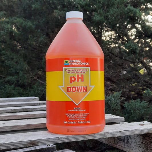 General Hydroponics pH DOWN - 1 Gallon